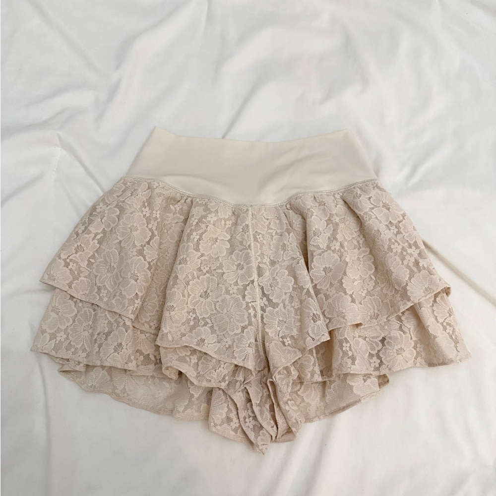 Aerie Cream Lace Layered Skorts